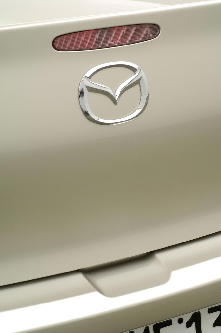  Mazda3 2003 года  (фото 92 из 142)